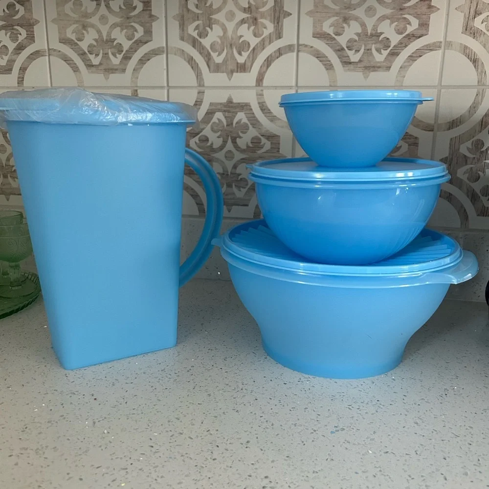Tupperware light blue set - Picture 1 of 1
